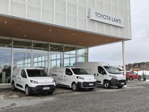 TOYOTA LAHTI kutsui paikallisia yrittäjiä aamiaiselle ja tutustumaan autotalon palveluihin sekä Toyotan laajaan hyötyajo...