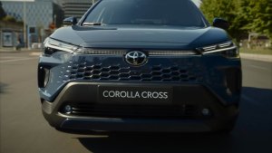 Tähän koko perheesi rakastuu: uusi, entistäkin tyylikkäämpi Toyota Corolla Cross Hybrid ihastuttaa käytännöllisellä tila...