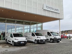 TOYOTA LAHTI kutsui paikallisia yrittäjiä aamiaiselle ja tutustumaan autotalon palveluihin sekä Toyotan laajaan hyötyajo...