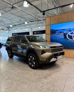 Nyt se on täällä! 🛻 Uuden Toyota Hiluxin dieselversio on nyt meillä nähtävillä. Tule tutustumaan uutuuteen ratin takaa ...