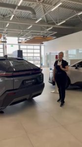 Tervetuloa koeajamaan täysin uusi Toyota C-HR+ ! C-HR+ yhdistää dynaamisen muotoilun, vakaan ja matalan ajoasennon, kom...